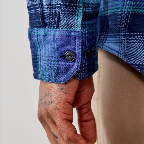 SOLD - Roots flannel dress shirt (mens large) - Picture 8 of 8